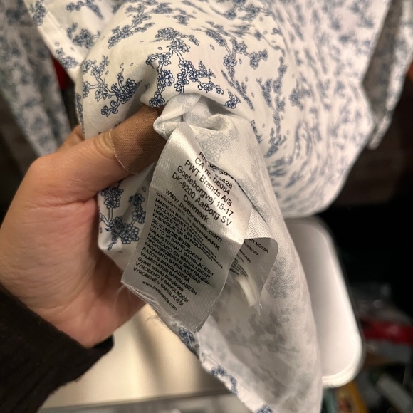 Men's White and Blue Floral Patterned button down Shirt - Picture 3 of 3